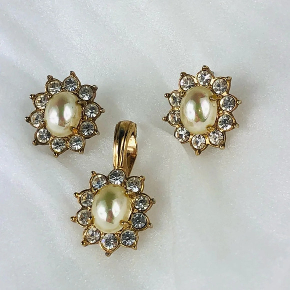 ROMAN Earrings & Enhancer Vintage Faux Pearl & Rhinestone SET Gold Tone - Picture 1 of 10